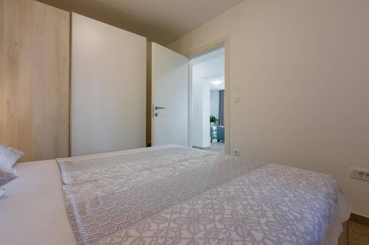 Anton 3 Apartman Crikvenica Kültér fotó